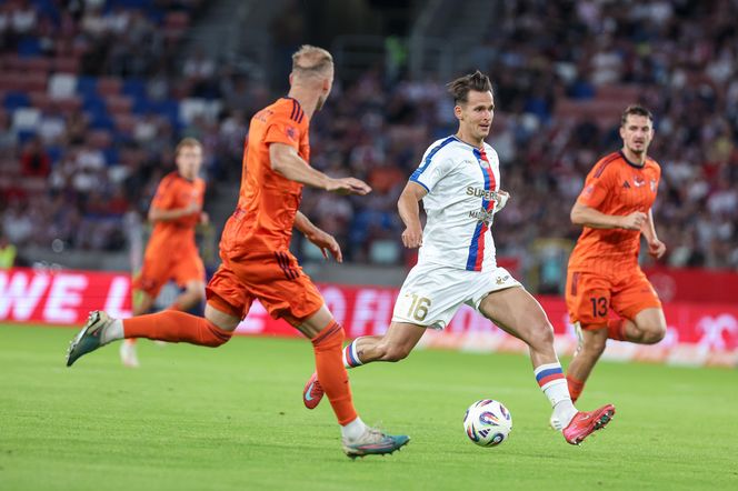 Górnik Zabrze - Termalica Nieciecza. Niesamowita atmosfera na Arenie Zabrze! Kibice Górnika dopingują swoją drużynę