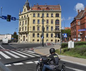 Strzelał do ludzi w Toruniu. Dziennikarz Marcin Lewicki jednym z poszkodowanychStrzelał do ludzi w Toruniu. Dziennikarz Marcin Lewicki jednym z poszkodowanych