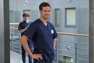 Pierwsza miłość streszczenia odcinków 4095-4099. Filip poznaje nazwisko dawcy szpiku dla Angeliki. Jest w szoku