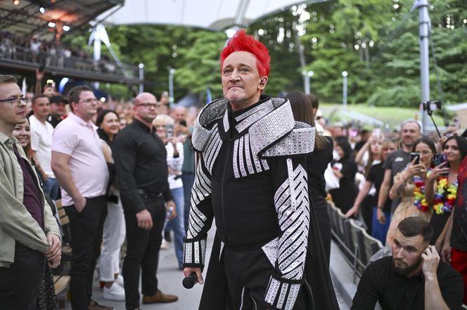 Michał Wiśniewski jak diwa! Na jubileusz Ich Troje przygotował aż 10 kreacji