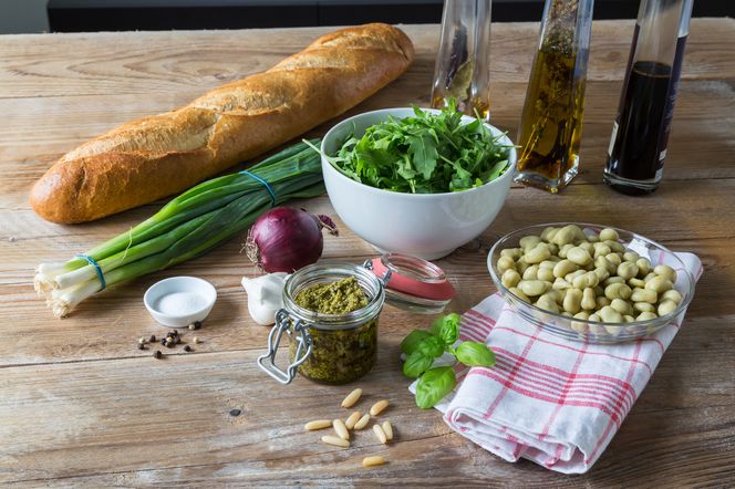Pesto z bobu - jak przyrządzić? [przepis]