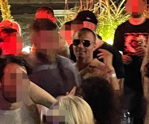 Hakiel bawi się, a nie pije