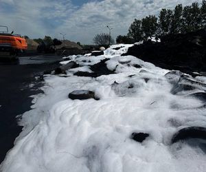Pożar przetwórni opon pod Lubartowem! Mieszkańcy proszeni o pozostanie w domach