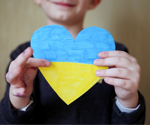 Dramat dzieci z Ukrainy. Relokacja i reedukacja w rosyjskich obozach dla dzieci