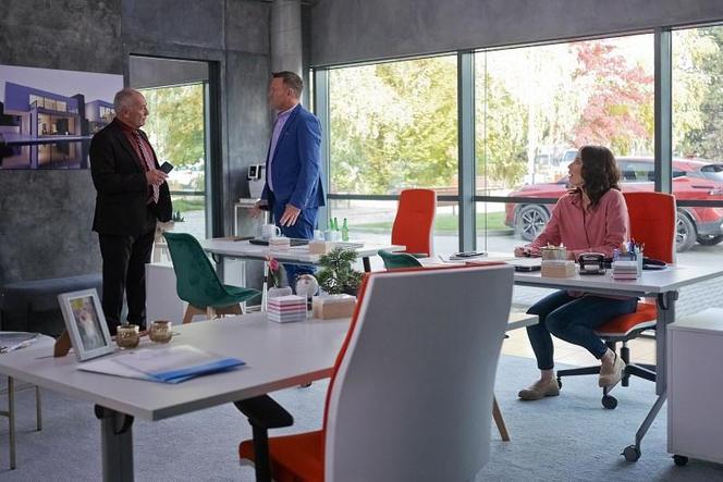Pierwsza miłość odc. 3727. Michał (Wojciech Błach), Karol Weksler (Karol Strasburger), Kalina (Magdalena Wieczorek)