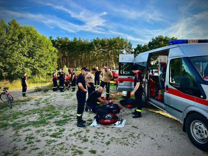 Tragedia pod Chojnowem. Młody mężczyzna utonął w stawie 