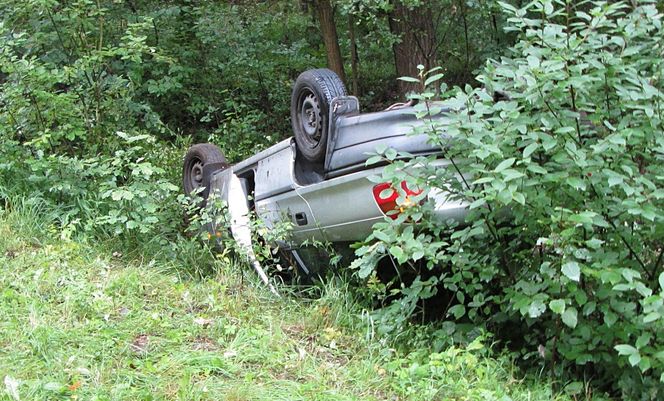 O krok od tragedii na Mazowszu. Roman wypadł z drogi, bo fotografował chmurę w kształcie UFO