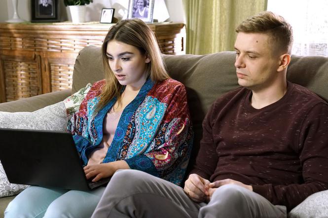 Barwy szczęścia odc. 1904. Klara (Olga Jankowska), Hubert (Marek Molak)