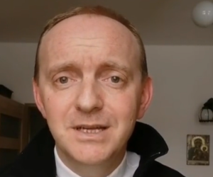 Ksiądz mówi o rodzicielstwie. Muszę się wam do czegoś przyznać. Jestem ojcem