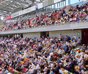 Kongres Świadków Jehowy Białystok 2024. Tłumy wiernych na Stadionie Miejskim