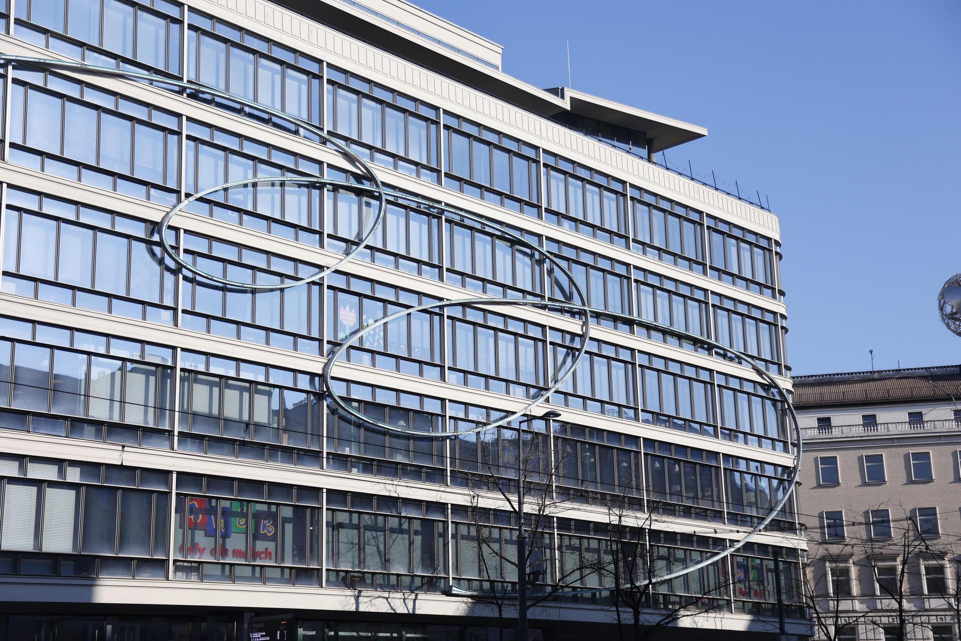 Warszawskie neony z PRL-u - zobacz zdjęcia iluminacji i sprawdź, gdzie je znaleźć