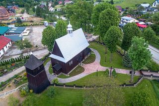 To dawna wieś duchowna w Małopolsce. Kiedyś była własnością klasztoru