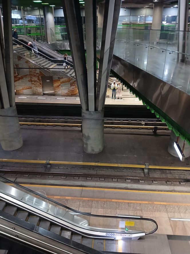 Peron 3. linii metra na stacji M2 Stadion Narodowy w Warszawie