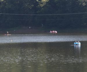 To najpiękniejsze jezioro na Dolnym Śląsku. Otoczone jest wzgórzami i lasami 