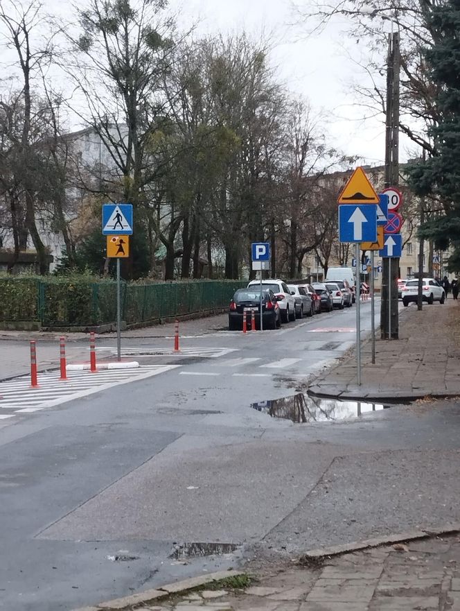 Burza wokół zmiany organizacji ruchu na Zatorzu. Kierowcy byli zaskoczeni, miasto wyjaśnia