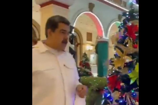 Prezydent Wenezueli przyspieszył Święta Bożego Narodzenia. Złożył życzenia obywatelom i pokazał swoją choinkę [WIDEO]