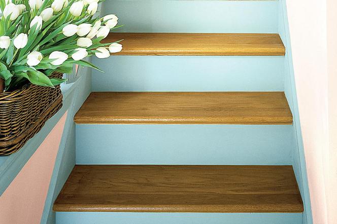 Montaż drewnianych stopnic