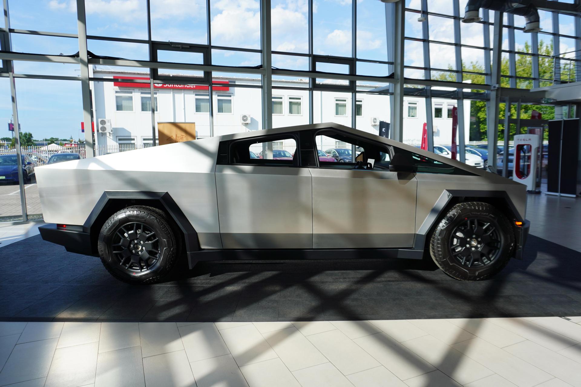 Tesla Cybertruck 