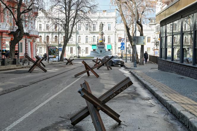 Nie będzie desantu na Odessę?! Władze wojskowe: rosyjskie okręty wycofały się na Krym