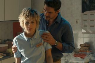 „Będziemy mieszkać razem”, odcinek 4 Taduesz (Mikołaj Roznerski), Basia (Lena Góra)