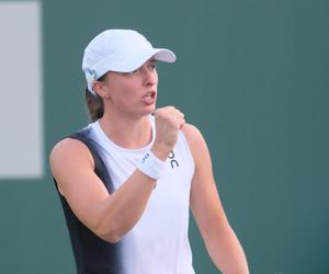 Iga Świątek pokonała Qinwen Zheng i jest w ćwierćfinale WTA Cincinnati Świątek - Zheng WYNIK RELACJA NA ŻYWO