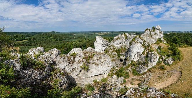 Wieś w województwie śląskim słynie z zapierających dech w piersiach widoków. Kręcono tu serial "Dwa światy"