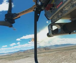 Dron strzela rakietami APKWS