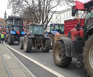Wokół Bydgoszczy rolnicy nie kończą protestów. Gdzie będą utrudnienia 21 lutego 2024? 