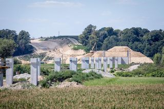 Jeden z najdłuższych mostów w Polsce powstaje w Śląskiem. Pomoże w odkorkowaniu miasta