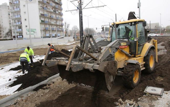 Trwają prace na placu Niepodległości w Toruniu. Wiemy, kiedy się zakończą