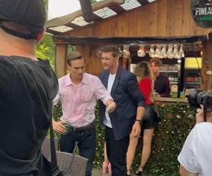 	M jak miłość nowy sezon po wakacjach. Olek (Maurycy Popiel), Marcin (Mikołaj Roznerski) na planie