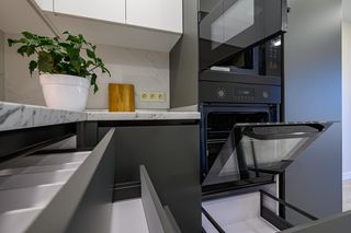 Szuflada pod piekarnikiem