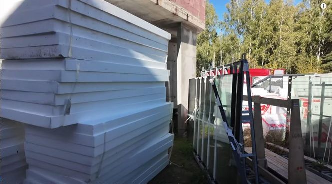 Michał Wiśniewski na budowie swojego domu