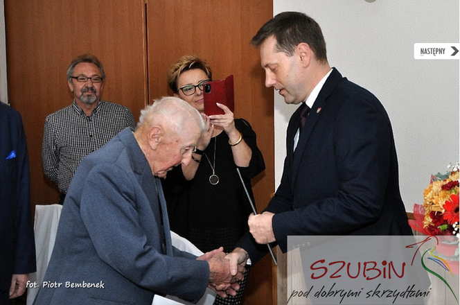 Piękny jubileusz pana Edmunda. Mieszkaniec Szubina skończył 102 lata! [ZDJĘCIA]
