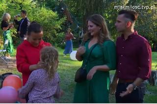 M jak miłość, odcinek 1691: Anita (Melania Grzesiewicz), Kamil (Marcin Bosak), Pola (Hania Nowosielska), Magda (Anna Mucha)