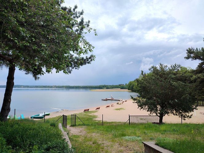 Plaża w Kruklankach nad jeziorem Gołdapiwo
