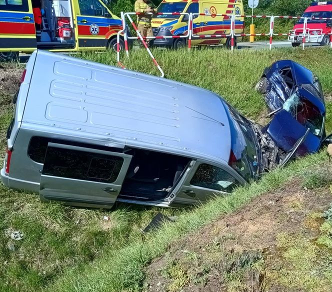 Tragedia na Mazowszu. 95-latek zginął w wypadku. Cztery osoby ranne, w tym dwie nastolatki