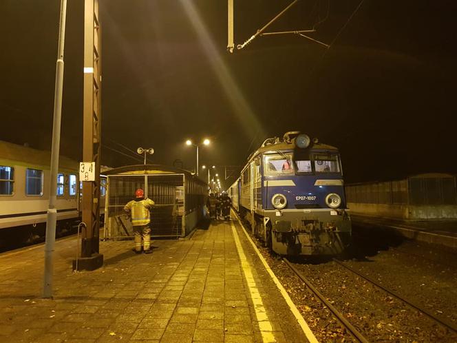 Pożar lokomotywy na dworcu w Jastrowiu! Jedna osoba poszkodowana
