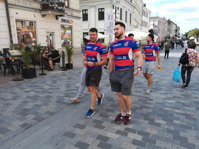  Lubelscy rugbiści rozdawali na Deptaku bilety na niedzielny mecz. Takiego wydarzenia jeszcze na klubowym stadionie nie było!