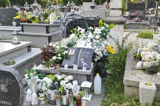 Przerażający napis na grobie 16-letniego Eryka ujawnia, jak zginął. Poruszający widok