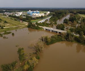 Wrocław Janówek - rozlana Bystrzyca i oczyszczalnia ścieków