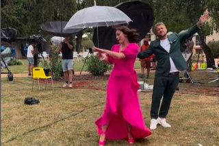 Ania Starmach tańczy w deszczu z Tomkiem Jakubiakiem