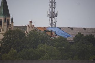 Zerwane dachy, połamane drzewa, zablokowane drogi. To obraz po nawałnicach w Małopolsce