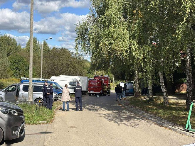 Broń i materiały wybuchowe w mieszkaniu. Konieczna ewakuacja bloku w Olsztynie