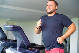 Jak ćwiczyć, żeby obniżyć ciśnienie? Najlepsze aktywności dla nadciśnieniowców