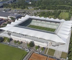 Stadion Legii - piłka nożna (można by też wykorzystać stadiony w innych miastach - przede wszystkim te, na których odbywało się Euro 2012)