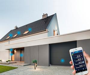 Dom inteligentny w zasięgu ręki - FAKRO smartHome