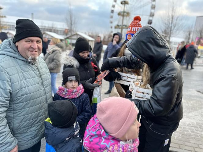 Ekipa Radia Eska na Jarmarku Świątecznym na Targach