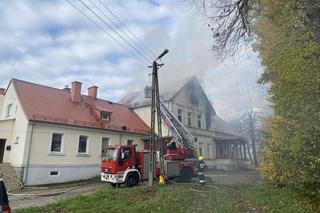Tragiczny pożar zabytkowego pałacyku na Pomorzu. Nie żyje 55-latek