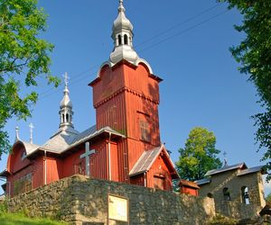 To unikatowa wieś na mapie Małopolski. Znajduje się w niej cerkiew postawiona przez Francuza